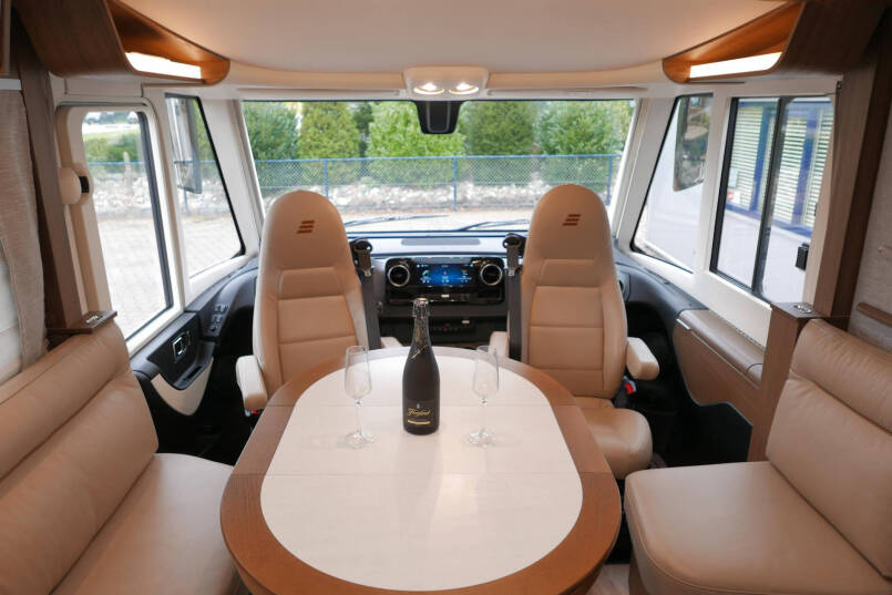 Hymer BML-I 790 MasterLine | Levelsysteem | Queensbed | Omvormer | Airco 30