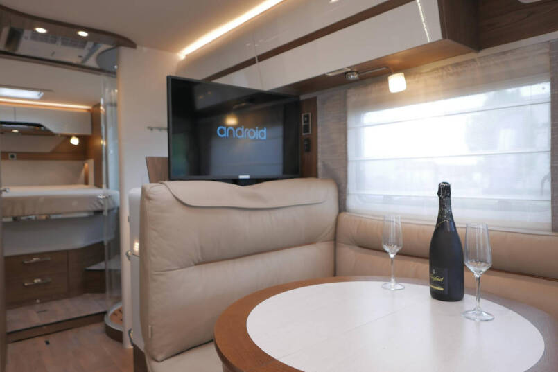 Hymer BML-I 790 MasterLine | Levelsysteem | Queensbed | Omvormer | Airco 31