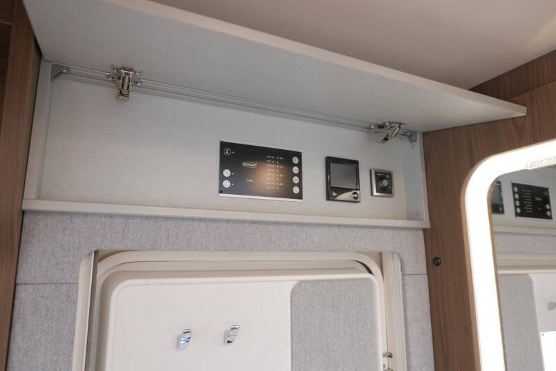 Hymer BML-I 790 MasterLine | Levelsysteem | Queensbed | Omvormer | Airco 32