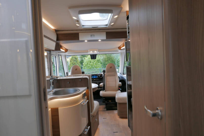 Hymer BML-I 790 MasterLine | Levelsysteem | Queensbed | Omvormer | Airco 49