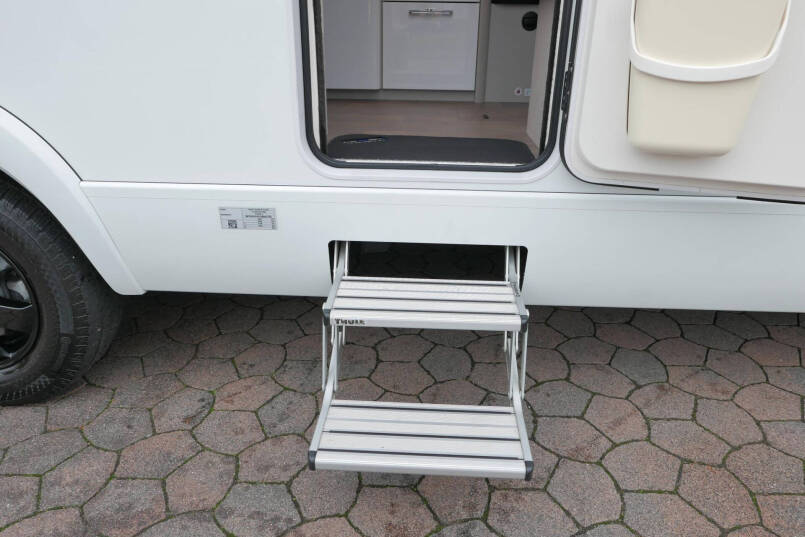 Hymer Tramp S 685  | Mercedes | Automaat | Levelsysteem | Enkele bedden 17