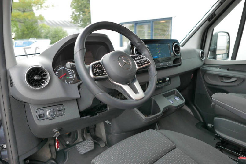 Hymer Tramp S 685  | Mercedes | Automaat | Levelsysteem | Enkele bedden 20