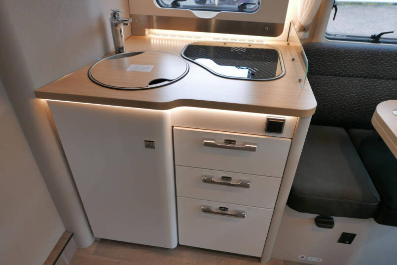 Hymer Tramp S 685  | Mercedes | Automaat | Levelsysteem | Enkele bedden 37
