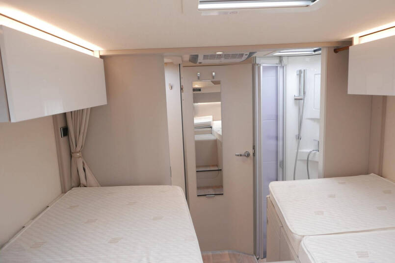 Hymer Tramp S 685  | Mercedes | Automaat | Levelsysteem | Enkele bedden 47