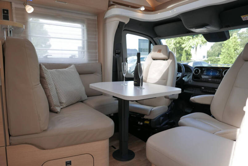Hymer BMC-T 680 | Mat grijs | Levelsysteem | Lithium  | Leer | Enkele bedden 10