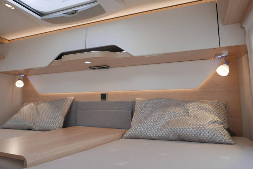 Hymer BMC-T 680 | Mat grijs | Levelsysteem | Lithium  | Leer | Enkele bedden 18