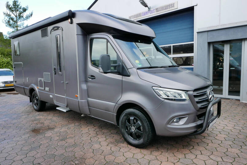 Hymer BMC-T 680 | Mat grijs | Levelsysteem | Lithium  | Leer | Enkele bedden 1