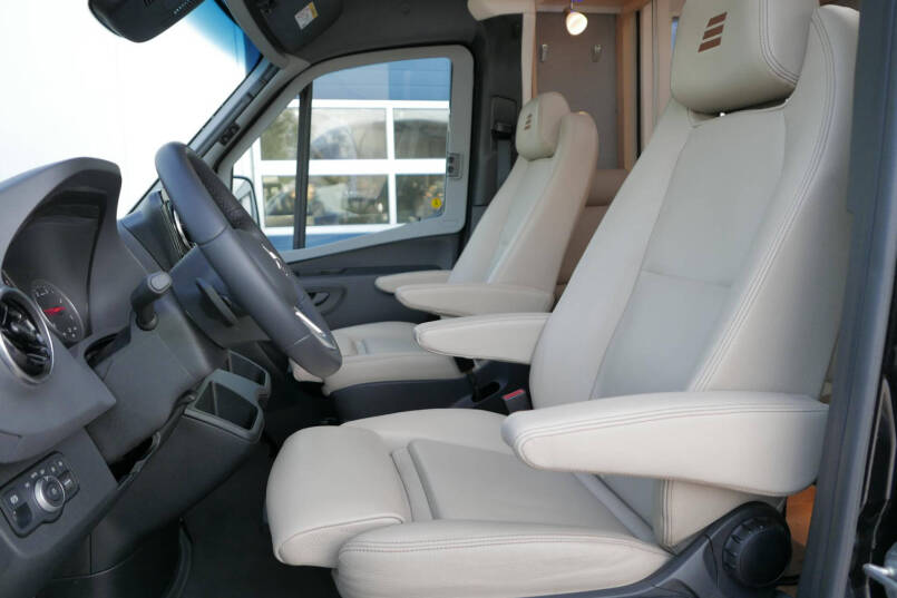 Hymer BMC-T 680 | Mat grijs | Levelsysteem | Lithium  | Leer | Enkele bedden 3