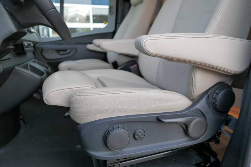 Hymer BMC-T 680 | Mat grijs | Levelsysteem | Lithium  | Leer | Enkele bedden 4